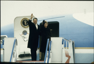 Arrival for the disarmament conference in Geneva 1985: Ronald and Nancy Reagan