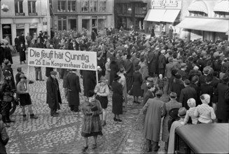People gather; 1940
