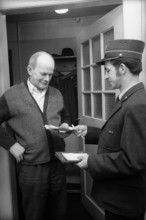 Pensioner receives AHV