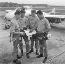 Military pilots study tactical exercise, Dübendorf 1963