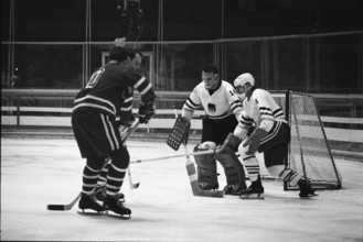 Olympic Ice Hockey Tournament in Grenoble 1968: Germany vs. USA