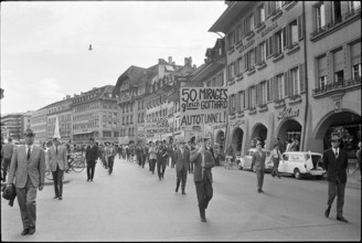 Ticino students demand construction of the Gotthard car tunnel; 1964