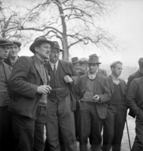 Gais, farmers in Sunday best during a Gant; 1942