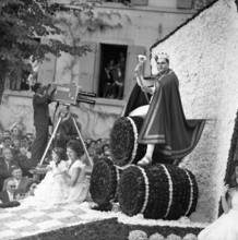 Parade at the wine festival in Neuenburg, 1958