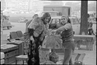 Women at the flea market in Zurich 1971
