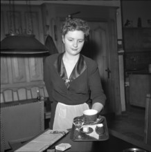Waitress, 1953