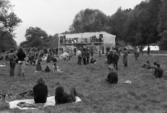 Openair concert to mark the closure of the Café Odeon, 1972