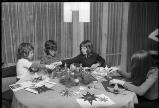 Children doing crafts, 1972