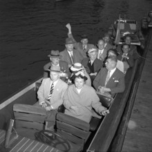 Zurich; Swiss abroad celebrate the first of August, excursion; 1953