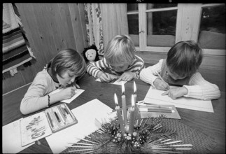 Children drawing, 1970