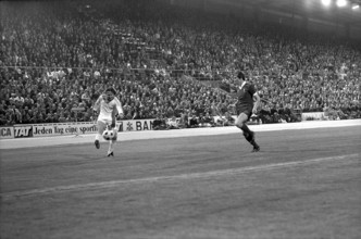 Champions Cup semifinal 1977: FC Zurich vs. Liverpool FC; Botteron, Neal