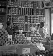 Price control; grocery store; 1942