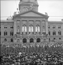 Celebration of the end of the war at the Federal Palace in Bern, August 19, 1945