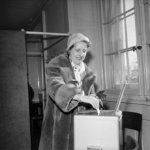 Referendum on women's suffrage, 1959