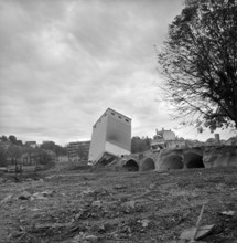 Grain silo tilted after blasting, Basel 1965