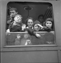 Refugees; arrival of children from Domodossola; 1944