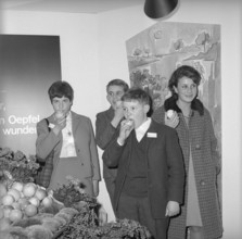 Winners of the competition for the most beautiful teeth in Switzerland; 1966