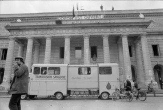 Student riots in Paris 1968: Blood donation truck in front of the Théâtre de France