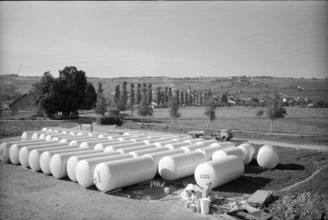 52 tanks of the Rimuss winery outdoors, 1963
