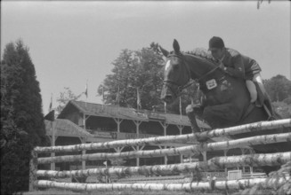 CSIO Lucerne 1974: Hugo Simon on Stripease