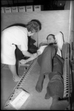 Blood donation campaign by the mayor and FCZ 1974: Sigmund Widmer