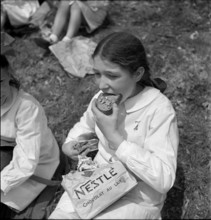 Girls at a Picnic, 1942
