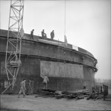 Collombey refinery under construction; 1961