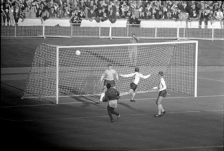 1966 World Cup semifinal in England: England vs. Portugal