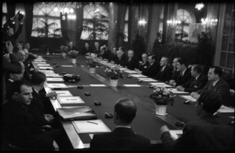 WW2: Allied Economic Delegation, opening session in Bern 1945