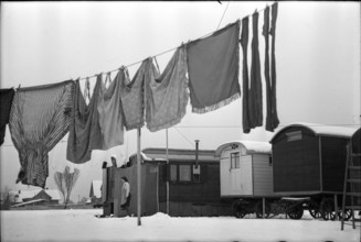 Showmen's business in the winter camp 1942