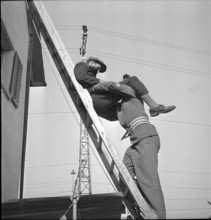 War fire brigade: rescue via ladder; 1939