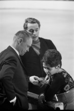 European Championships in Zurich 1971: Winner in pair skating RodninaUlanow with coach Schuk