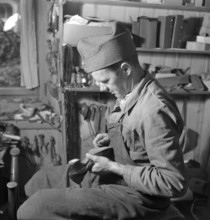Medic; civilian employment, shoemaker; 1939