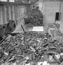Cutup used tires; 1941