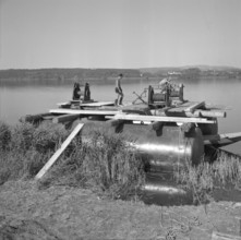 After WWII: Preparations for the recovery of a US bomber, Greifensee 1953