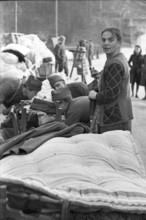 WWII: Bombings; soldiers help the population, Schaffhausen 1944