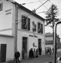 Electrification of the DoleVallorbePontarlier line, 1958: MesnayArbois station