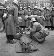 FHD, ambulance driver; first aid exercise