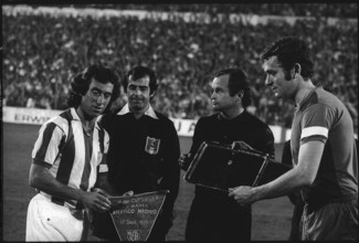 Cup Winners' Cup 1975/76: FC Basel vs. Athletico Madrid; Captain Mundschin