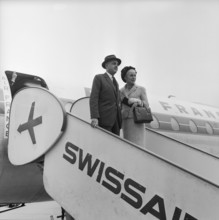 US Ambassador Robert McKinney with his wife, departure, 1963