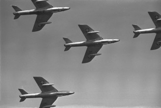 Hawker Hunter squadron of the Patrouille Suisse, Alpnach 1970