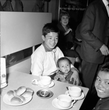 Arrival of the first Tibetan refugees in Switzerland, Kloten 1961