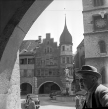 Bienne, alte Krone, Engelsbrunnen. 1948