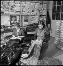 Manual knitted and woven goods, 1945
