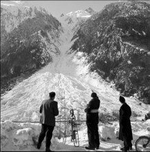 Building the temple of the Mormons in Zollikofen, 1955