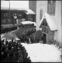 Funeral of the avalanche victims in Vals, funeral procession, 1951