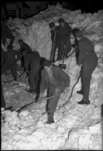Avalanche in Vals, soldiers triggering further avalanches by detonation, 1951