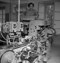 Cigarette factory Brunette, 1952