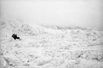Mattmark glacial ice avalanche, rescue helicopter, 1965