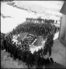 Gurtnellen, reconstruction of a barn, damaged by an avalanche, 1942